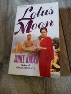 Lotus Moon: The Poetry of the Buddhist Nun Rengetsu by Rengetsu